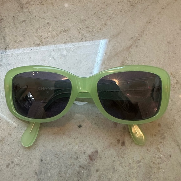 Vintage green Chanel sunglasses - Picture 1 of 7